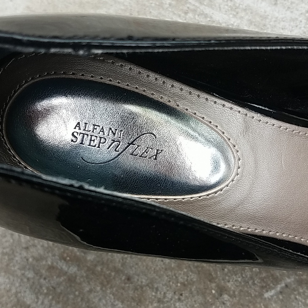 Shoes - Picture 2 of 5